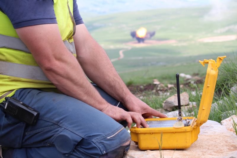 Revisión de normas armonizadas de explosivos de uso civil